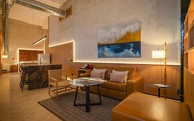 ÉCLAT - City Center - Avenue Luxury Apartment - PRIVATE FREE PARKING